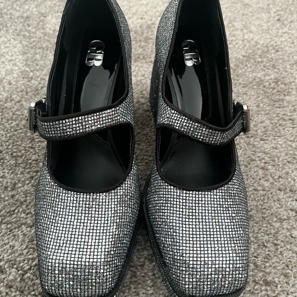GB Gianni Bini 2-Night Shiny Shiny Platforms